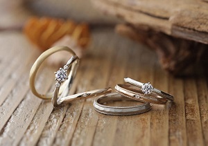 【山形】シンプルでおしゃれ！普段使いしやすい結婚指輪は「BAUM」が人気
